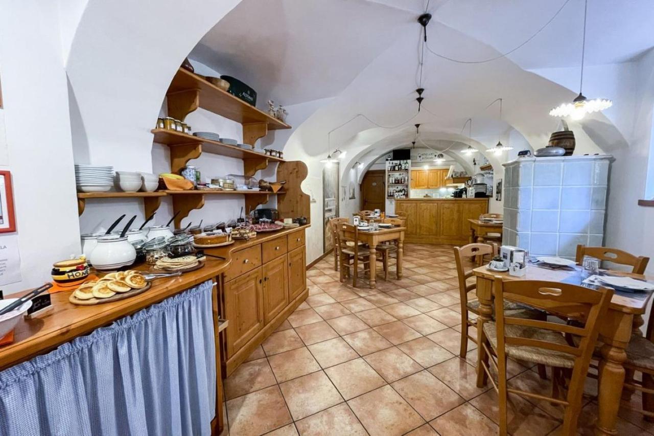 Room&Breakfast Cà mea Dina Bezzecca Ngoại thất bức ảnh