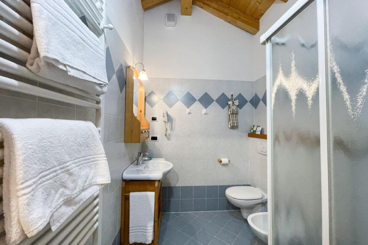 Room&Breakfast Cà mea Dina Bezzecca Ngoại thất bức ảnh