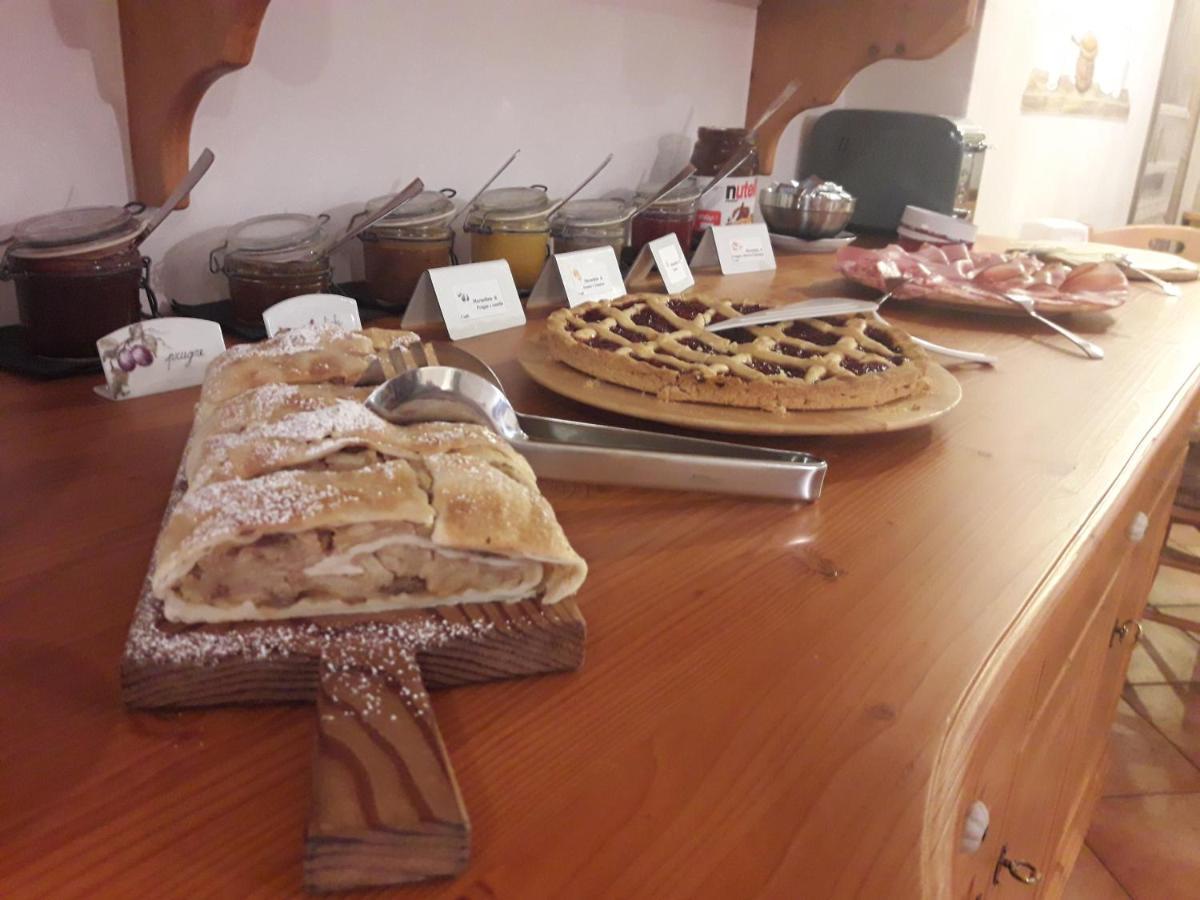 Room&Breakfast Cà mea Dina Bezzecca Ngoại thất bức ảnh